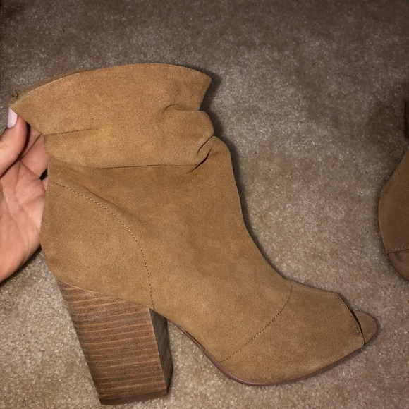 Chinese Laundry tan slouchy open toe booties sz 8 - Picture 4 of 4